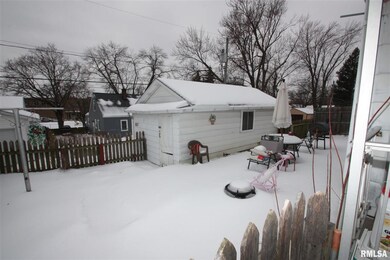 1617 E High St, Davenport, IA 52803 - photo 2