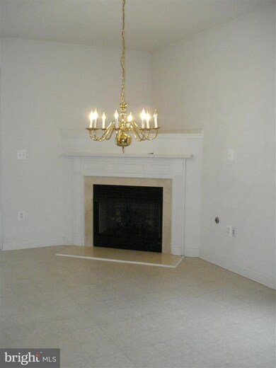 802 Colonel Edmonds Ct, Warrenton, VA 20186 - photo 3