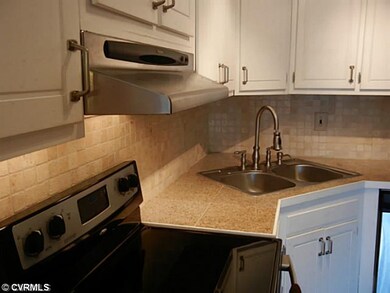 Kitchen - Closeup view of the counters and backspl