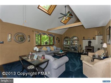 1054 Wild Turkey Ln, Bushkill, PA 18324 - photo 2