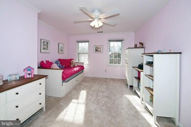 12216 Lake James Dr, Herndon, VA 20171 - photo 6