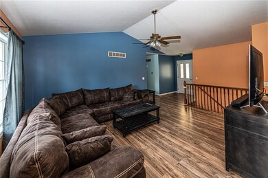 944 Locust Ave, Batesville, IN 47006 - photo 3