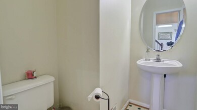 8220 Ancient Oak Ct, Manassas, VA 20111 - photo 5