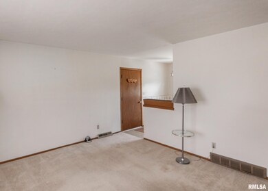 2311 W Rusholme St, Davenport, IA 52804 - photo 4