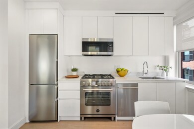 112 Myrtle St unit 3A, Boston, MA 02114 - photo 5