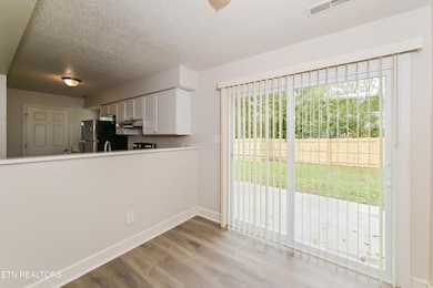 7218 Ashford Glen Dr, Knoxville, TN 37918 - photo 4