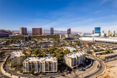 Aerial view with a view of city