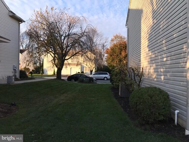 131 Bainbridge Cir, Reading, PA 19608 - photo 3