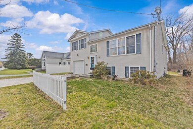 16 Walnut St, Saint Albans, VT 05478 - photo 2