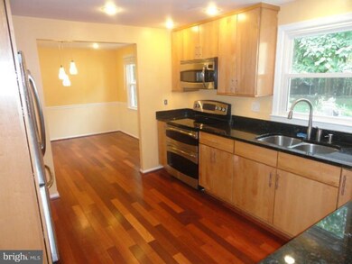 12614 Pinecrest Rd, Herndon, VA 20171 - photo 6