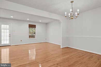 7977 Brightmeadow Ct, Ellicott City, MD 21043 - photo 4