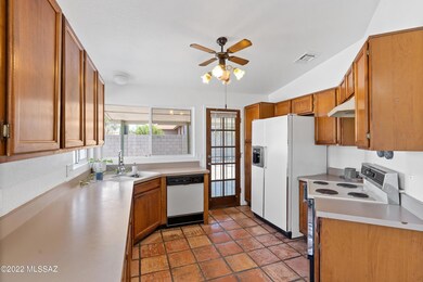 2590 W Dolbrook Way, Tucson, AZ 85741 - photo 4