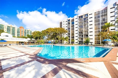 Plaza of the Americas unit 718, Sunny Isles Beach, FL 33160 - photo 4