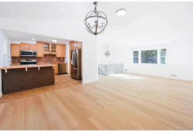 unlisted-address, East Setauket, NY 11733 - photo 4