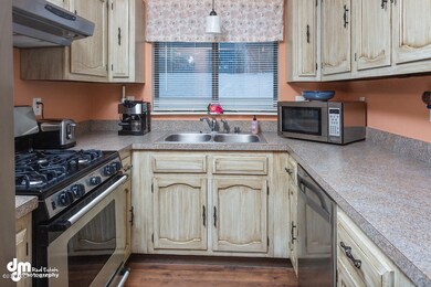 Kitchen_DMD_6288-SMALL