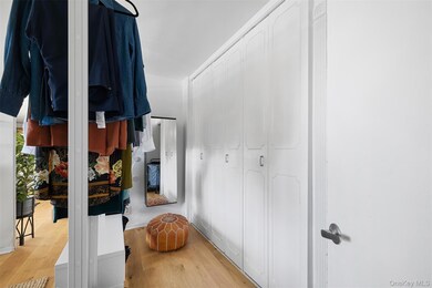 Executive Towers unit 14T, Bronx, NY 10451 - photo 7