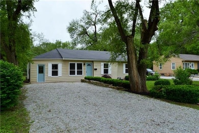 ~Long, Double Driveway, NEW shutters, and gutters 
