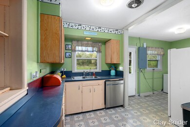 983 Lincoln Lake Ave SE, Lowell, MI 49331 - photo 5