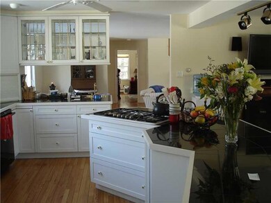 Kitchen. Great kitchen to entertain...