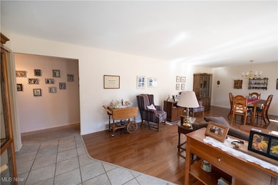 4927 Delevan Dr, Cleveland, OH 44124 - photo 3