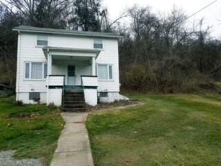 724 Mckinley Ave, Vandergrift, PA 15690 - photo 2