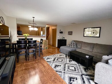1882 Grove Ave unit 21B188, Schaumburg, IL 60193 - photo 3