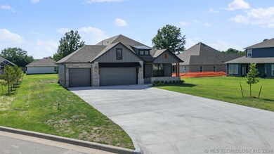 6186 S 319th East Ave, Broken Arrow, OK 74014 - photo 2