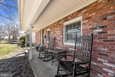 244 Makefield Rd, Yardley, PA 19067 - photo 2