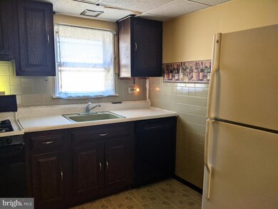 156 N Bonsall Ave, Glenolden, PA 19036 - photo 6