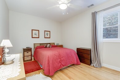 6051 N Mozart St unit 4, Chicago, IL 60659 - photo 4