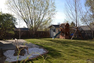 3247 SW Quartz Place, Redmond, OR 97756 - photo 2