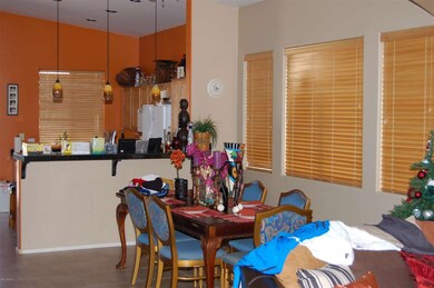 Dining & Breakfast Bar
