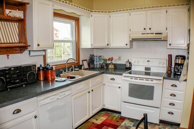 Kitchen (2)