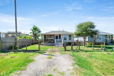 1307 S Live Oak St, Rockport, TX 78382 - photo 7