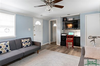 9 E Gordon St unit Upper Carriage House, Savannah, GA 31401 - photo 2