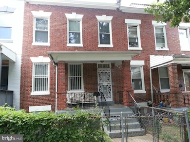 447 Irving St NW, Washington, DC 20010 - photo 2