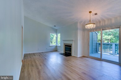 11701 Summerchase Cir, Reston, VA 20194 - photo 4