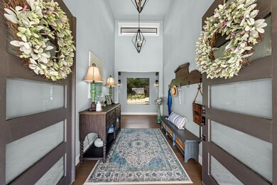 Foyer with view to pool