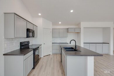 9227 W Candytuft St, Nampa, ID 83687 - photo 4