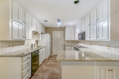 239 Mountainview Dr, Hurst, TX 76054 - photo 4