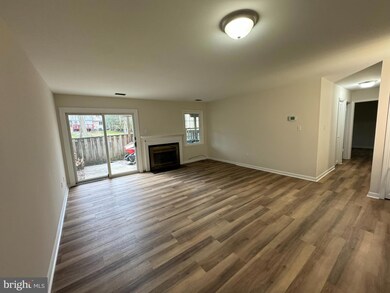 5871 Rowanberry Dr, Elkridge, MD 21075 - photo 7