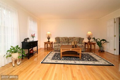 6423 Esquire Dr, Sykesville, MD 21784 - photo 2