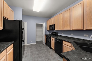 2212 Gallant Fox Cir unit 702, Montgomery, IL 60538 - photo 6