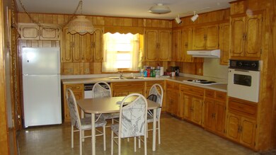 1307 Birch St, Shelbyville, TN 37160 - photo 5