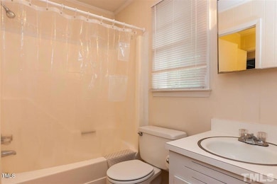 Hocutt House Full Bath