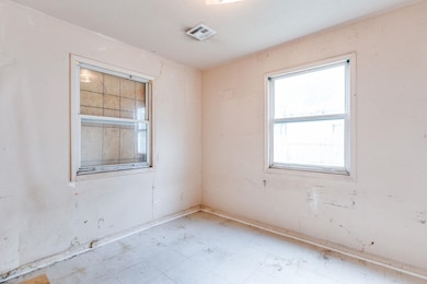 2528 S Twin Oaks St, Wichita, KS 67216 - photo 7