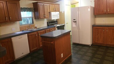 1927 Clark Travis Ln NE, Brookhaven, MS 39601 - photo 2