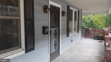 402 Wilkes St, Berkeley Springs, WV 25411 - photo 2