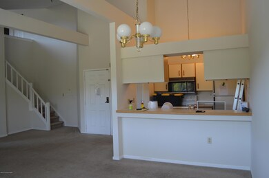 3 Village Cir unit 405, Stroudsburg, PA 18360 - photo 5