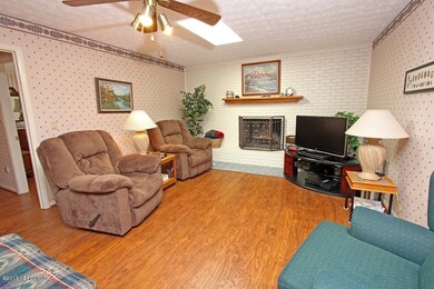 6827 Bakersfield Dr, Jacksonville, FL 32210 - photo 5